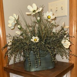 Cream Poppy Floral in Turquoise Farmhouse Tin